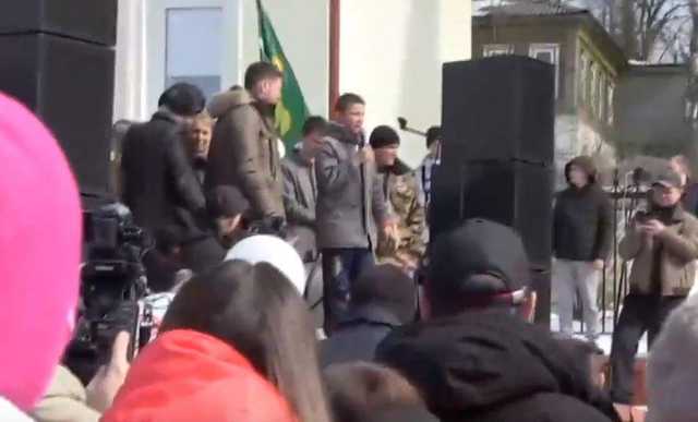 "Не хочу умереть!" Школьник на митинге в Волоколамске обратился к Путину