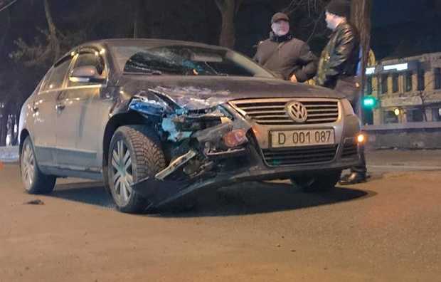 Пьяный сотрудник посольства РФ не понесет ответственность за ДТП в Киеве