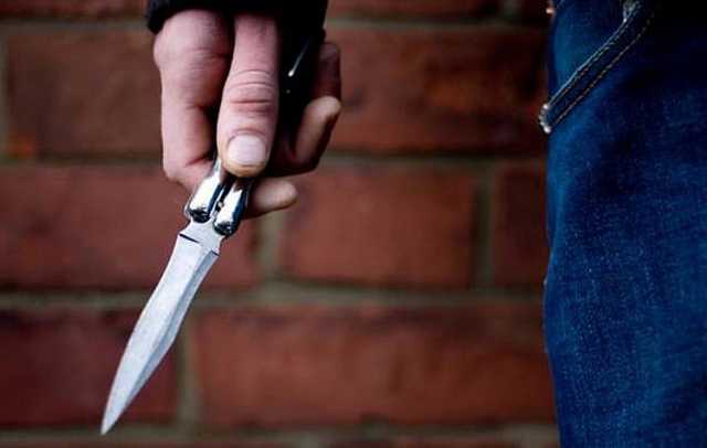 В Киеве вооруженные преступники напали на школьника