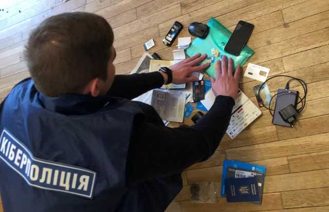 На Київщині кіберполіція викрила хакера-вимагача