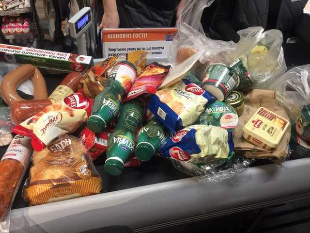 В киевский госпиталь прибыл борт с тяжелоранеными бойцами: нужна помощь