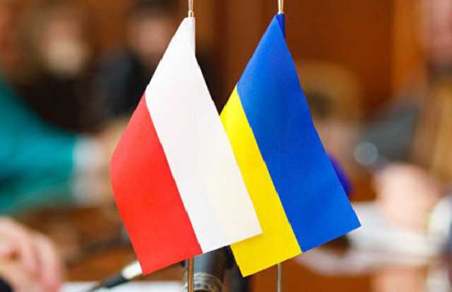 Сожжение польского флага в Киеве - Варшава возмущена