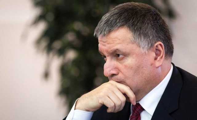 В вопросе отставки Аваков «балансирует на грани»