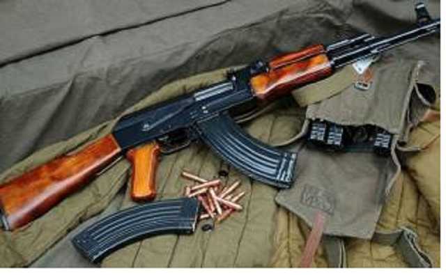 Автомат Калашникова в Украине можно купить за $400, гексоген – за 400 гривен, – СМИ