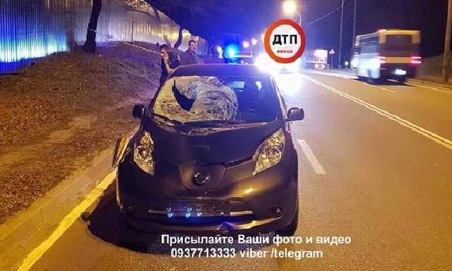 Под Киевом авто на высокой скорости насмерть сбило пешехода