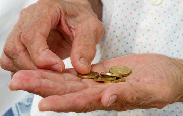 Украинцы беднеют, а политики богатеют: кто в 2017-м заработал больше президента?