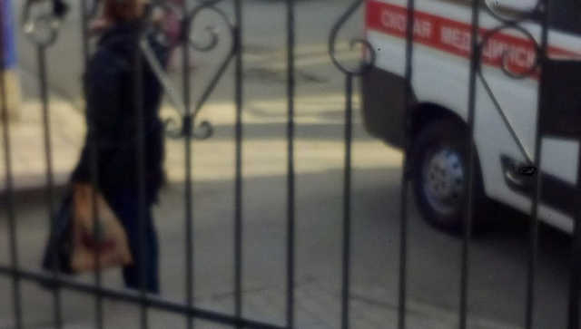 На восточных кварталах Луганска произошло ДТП. Машина сбила ребенка