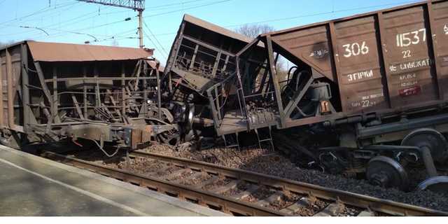 Авария на Львовской ж/д: поезда опаздывают на два часа