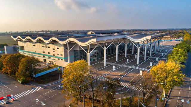 Суд арестовал аэропорт «Одесса»