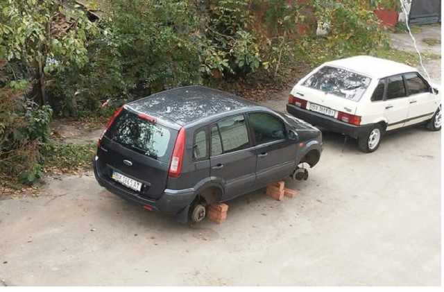 Пришел сезон: автоворы массово воруют колеса с новой резиной