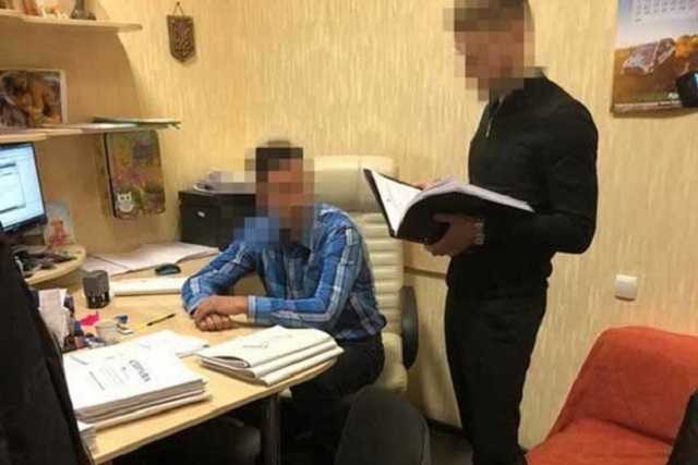 Ловкие судья и экс-прокурор украли жилой дом в Киеве