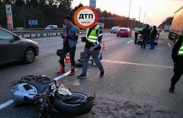Под Киевом в результате ДТП байк разорвало на части