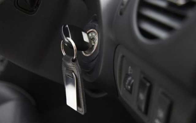 Машину Медведчука угнал и разбил пьяный мойщик: подробности