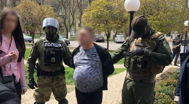 В Одессе на крупной взятке «погорел» начальник жилищного кооператива