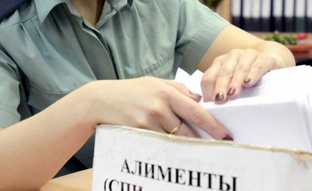 Злостным алиментщикам надо запретить занимать высокие должности - Ирина Луценко