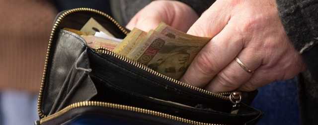 S&P прогнозирует Украине сокращение темпов роста ВВП, девальвацию гривны и низкое благосостояние людей