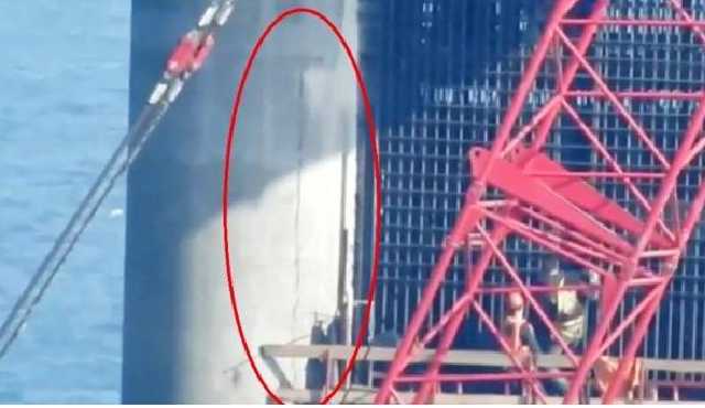 Крымский мост не выдержал нагрузки и треснул: фотофакт