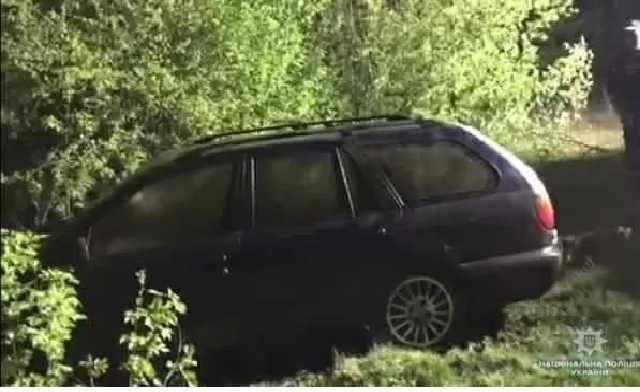 В машине на дне реки: пропавшую на Пасху в Винницкой области семью нашли