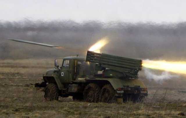 Ситуация на фронте: террористы бьют из "Градов", танков и артиллерии