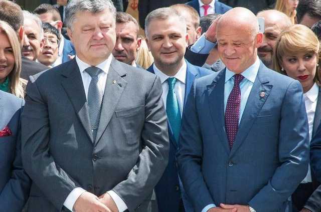 Порошенко с ними в контакте: Как украинские бандиты захватили Одессу