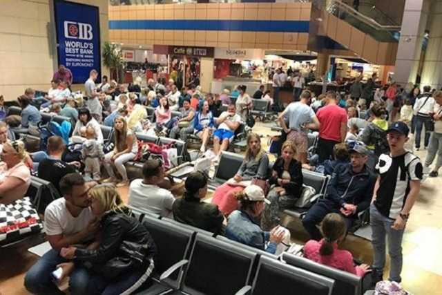 За застрявшими в Египте украинскими туристами вылетел самолет