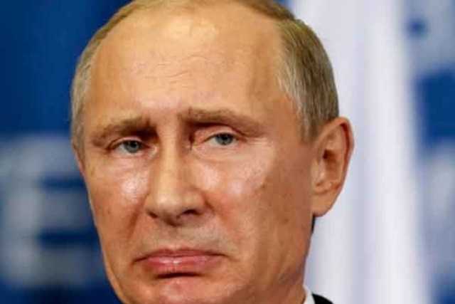 Ботокс в глаза затек. Конфуз Путина в Петербурге попал на видео