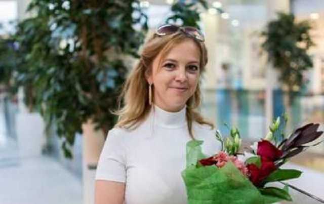 Мать Ирины Ноздровской упала на колени перед прокуратурой. Видео