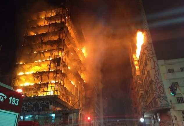 В Бразилии рухнул горящий небоскреб: жуткое видео