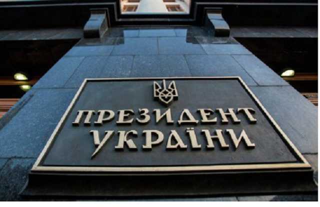 Единственное, что может и должен сделать несистемный президент – сломать систему