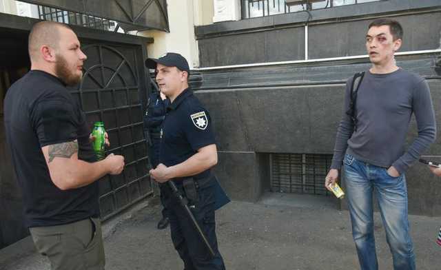 В Одессе радикал избил человека