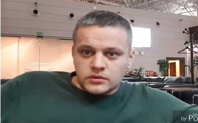 "Да, я улыбаюсь! Вы дебилы!" Востриков впервые прокомментировал нашумевшее фото