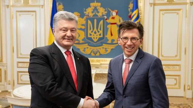 Буду селить у себя: Порошенко соврал представителю UEFA о переполненных отелях Киева