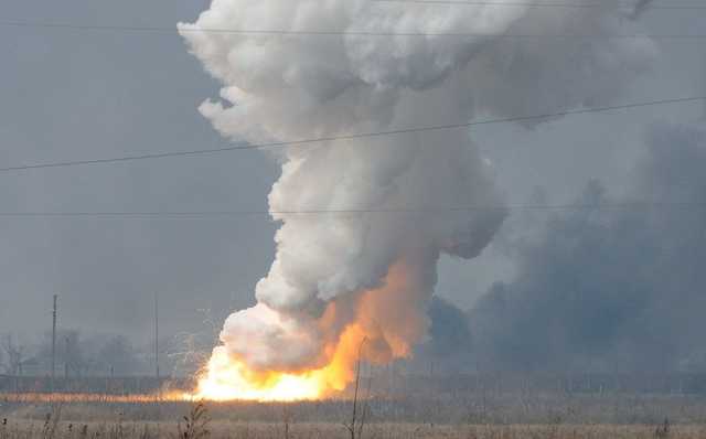 Взрывы в Балаклее: для тушения пожара задействовали авиацию