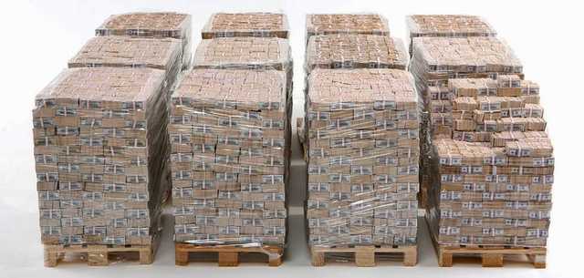 Украине нужно погасить за четыре года $27 млрд долгов — Гройсман