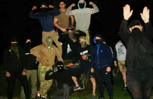 Появились фото поваленного бюста Жукову в Харькове