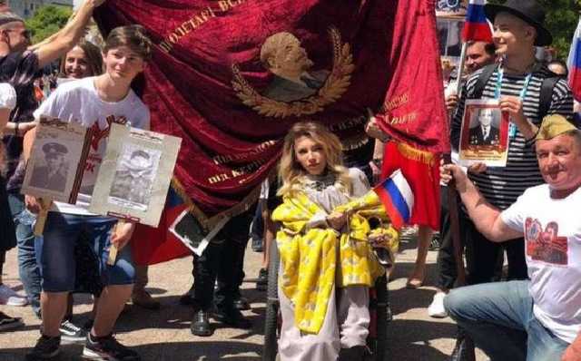 Делегация РФ на Евровидении несла флаги “ЛНР” и “ДНР”
