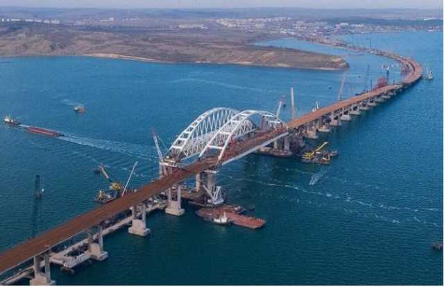 Засуетились: Строители Керченского моста не хотят отвечать за транспортную безопасность проекта