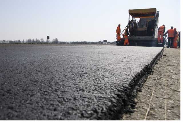 В Кабмине определились с самой разбитой дорогой в Украине
