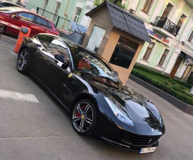    Ferrari  9 
