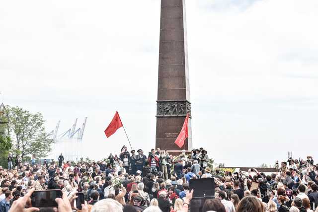 "Слава президенту Путину!" В Одессе устроили "флешмоб" в поддержку России