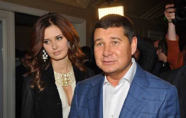 Журналисты опубликовали переписку Онищенко с окружением Порошенко