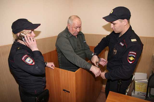 Убил за георгиевскую ленточку: добрый дедушка зарезал 26-летнего парня