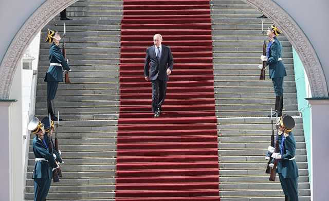 Новые вызовы для хиреющего Путина — The Economist