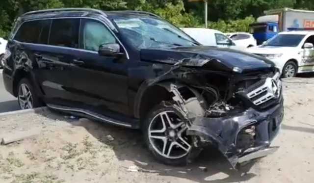 У масштабній ДТП на Гостомельській трасі зіштовхнулися три автомобілі