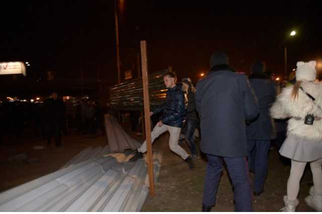 Потасовки на Осокорках: 17 человек пострадали