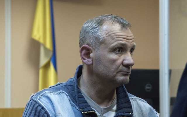 Суд віддав на поруки євромайданівця Бубенчика