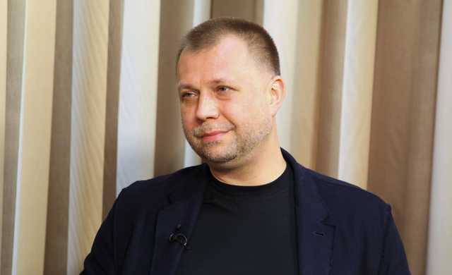 Скоро лопнет: экс-главарь "ДНР" отрастил огромный живот в России. Фотофакт