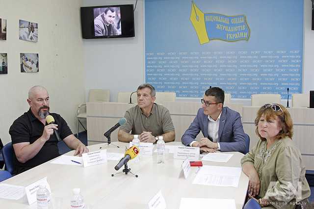 Друзья и коллеги Сенцова просят приложить максимум усилий для его освобождения