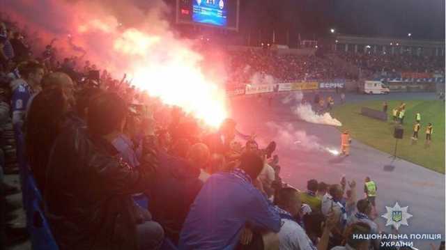 "Скоро будем жечь мусоров". Почему Украину накрыли футбольные погромы