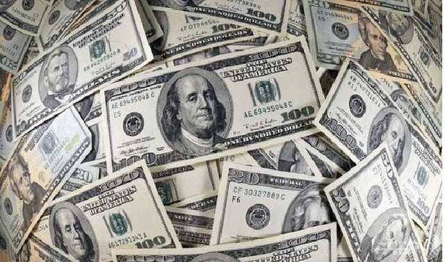 В Украине резко снизится курс доллара: что будет с гривней